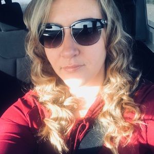 Meet your Posher, Jade